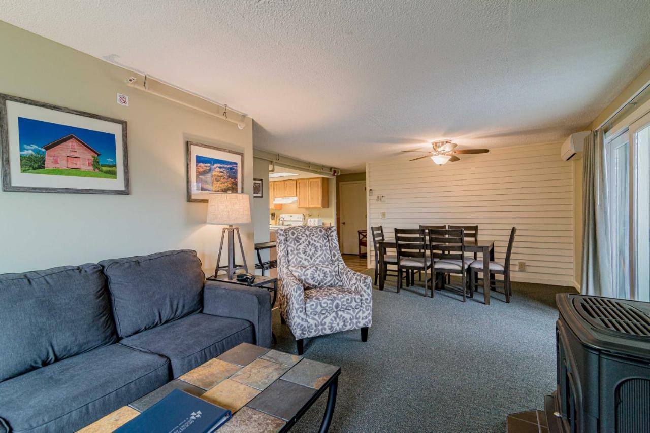 Condos At Mountainside Resort Стоу Экстерьер фото